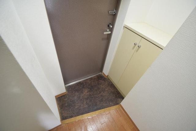 阪神本線 石屋川駅 徒歩12分 8階建 築28年の玄関写真