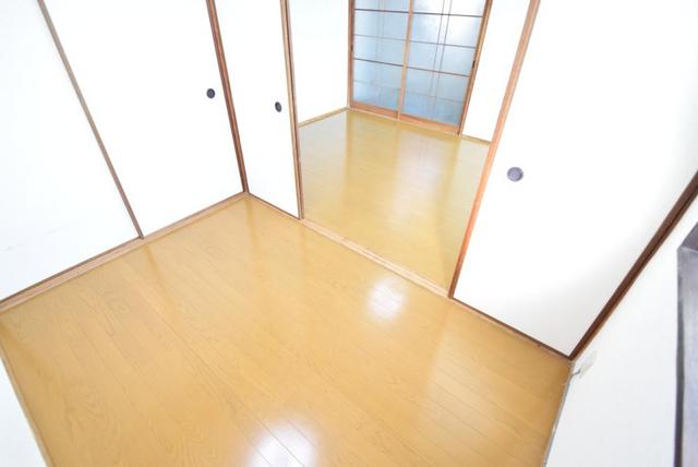 さつきマンションの居間写真