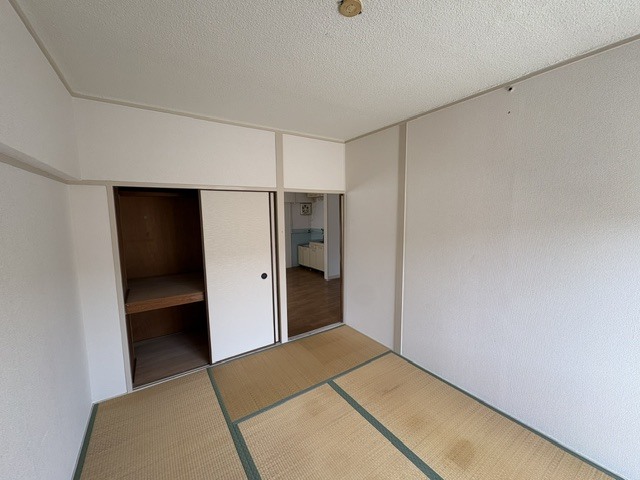 清水マンションの居間写真