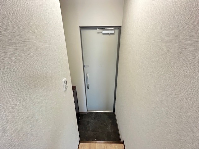 阪神本線 魚崎駅 徒歩14分 2階建 築57年の玄関写真
