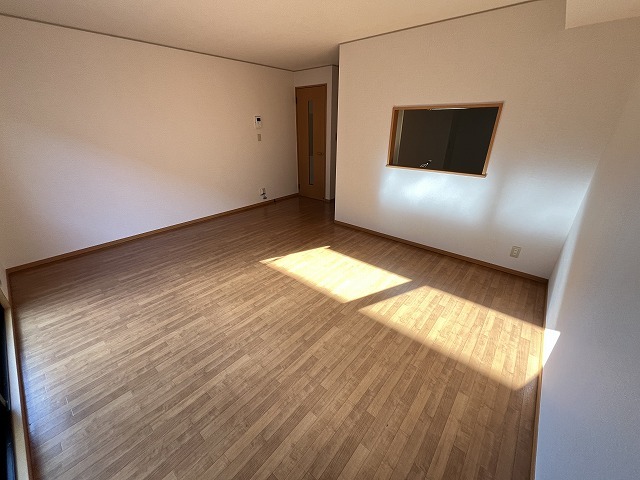 セジュールならやま2の居間写真