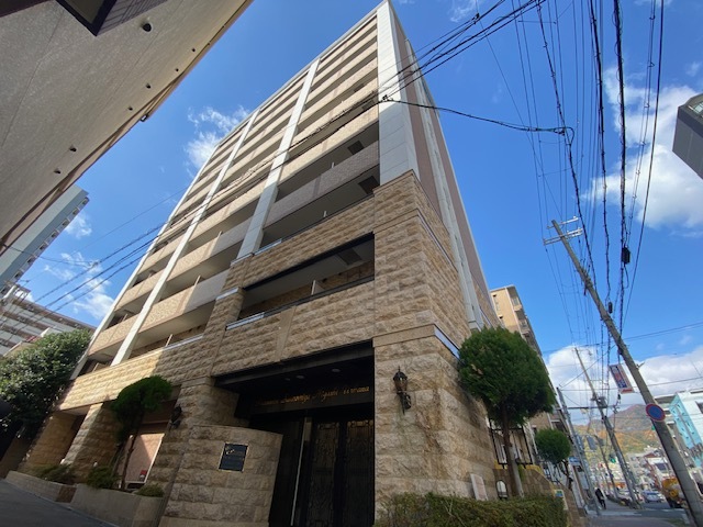 プレサンス三宮東アルバーナの外観写真