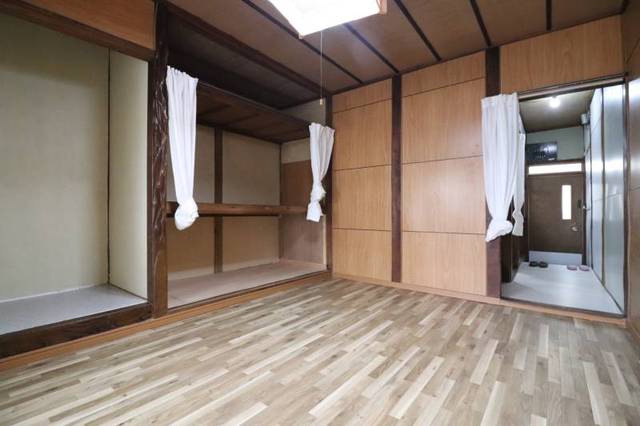 長者町ペディハウス1の居間写真