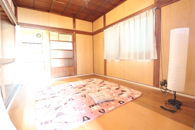 ペディコート神戸会下山の居間写真