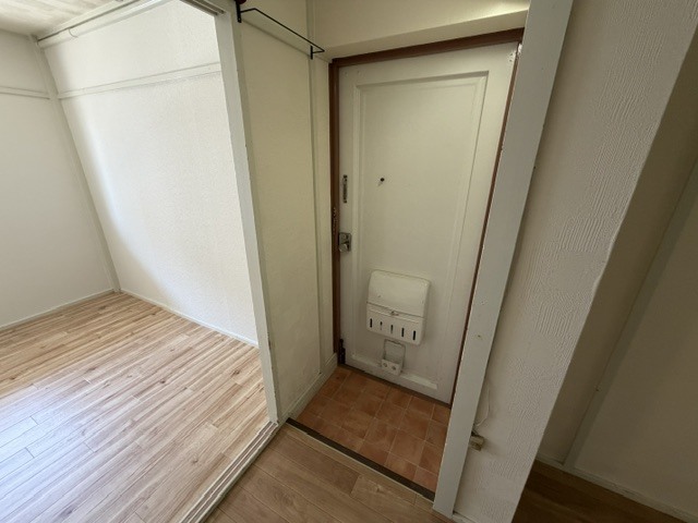 上高丸厚生年金住宅の玄関写真