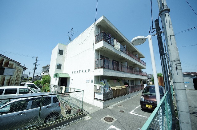 近鉄奈良線 瓢箪山駅 徒歩12分 3階建 築44年の外観写真