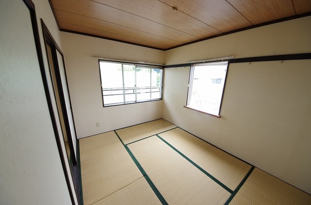 近鉄奈良線 石切駅 徒歩13分 2階建 築38年の居間写真