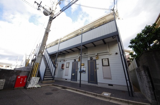 近鉄奈良線 瓢箪山駅 徒歩12分 2階建 築37年の外観写真