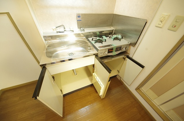 RHYTHM新石切A棟のキッチン写真