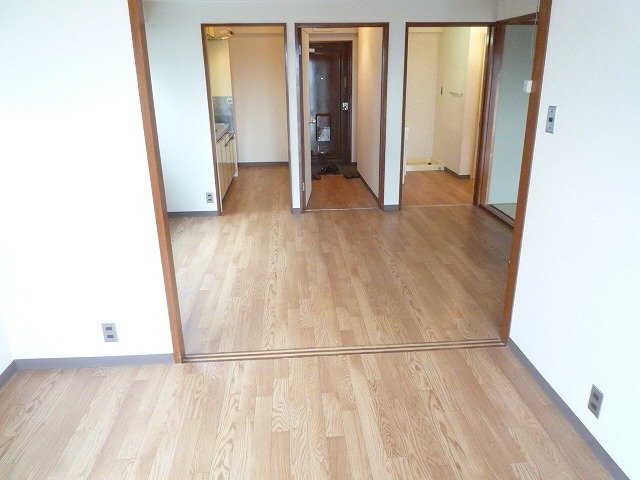 シャトルMKの居間写真