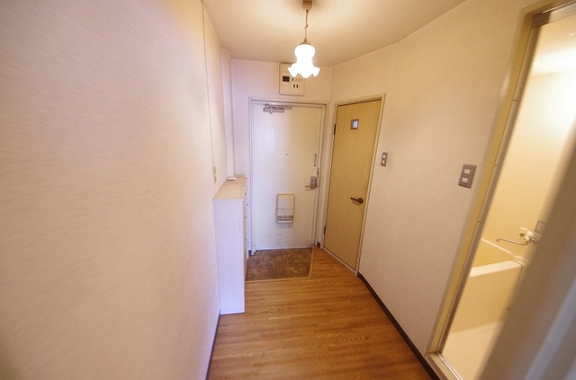 川上マンション南棟の玄関写真