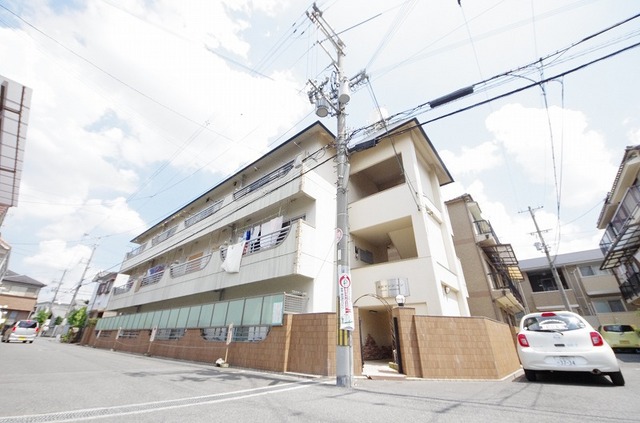 秀栄マンションの外観写真