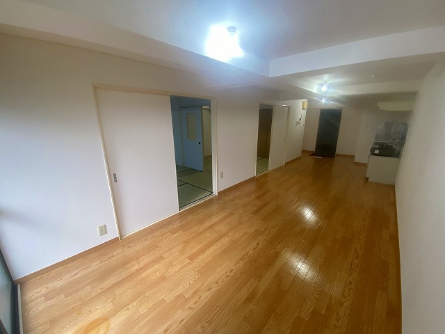 メゾン大和枚岡の居間写真