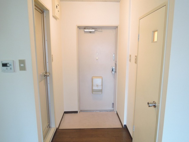 トトロハイツの玄関写真