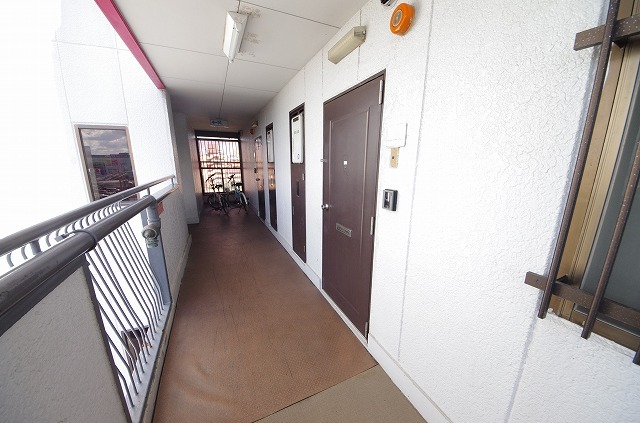 第二高山ハイツの玄関写真