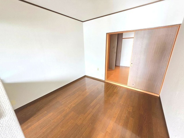 明石マンションの居間写真
