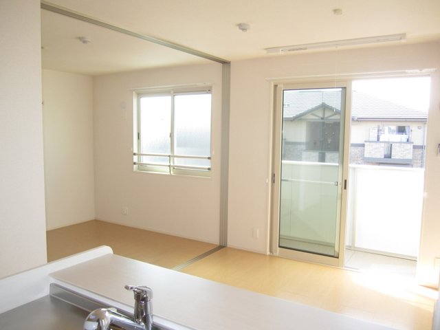 JR片町線(学研都市線) 鴻池新田駅 徒歩18分 2階建 築16年の居間写真