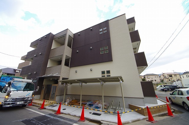 近鉄けいはんな線 吉田駅 徒歩3分 築8年