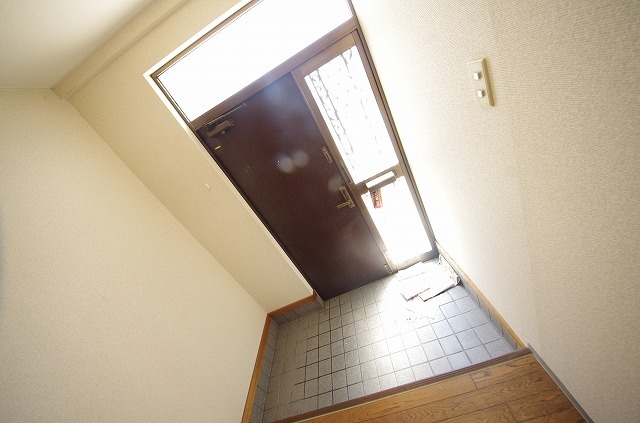 サンライフクローバーの玄関写真