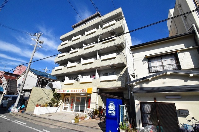 近鉄奈良線 八戸ノ里駅 徒歩5分 築42年