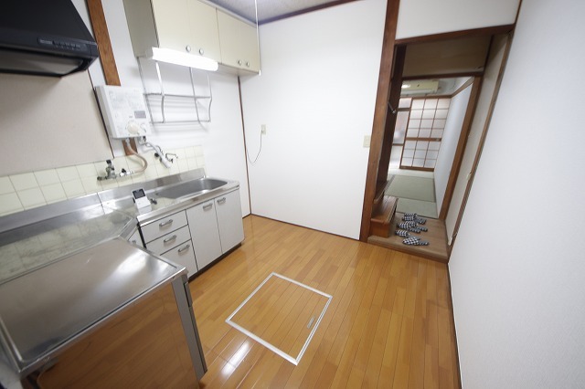 近鉄けいはんな線 新石切駅 徒歩36分 2階建 築48年の居間写真