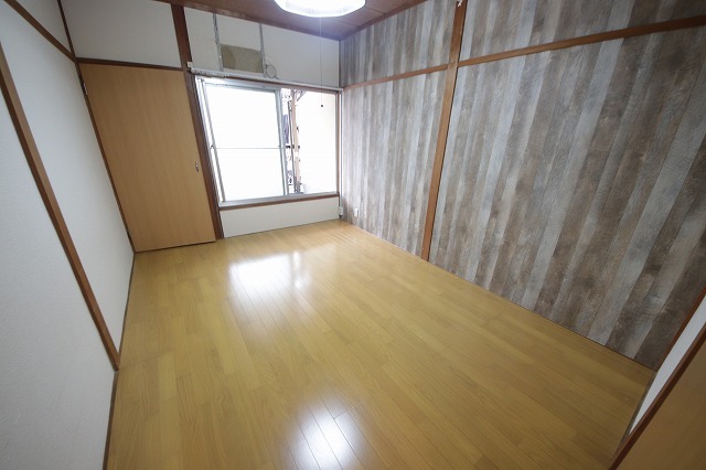 近鉄けいはんな線 新石切駅 徒歩36分 2階建 築48年の居間写真