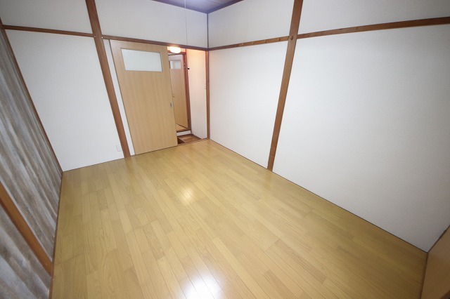 近鉄けいはんな線 新石切駅 徒歩36分 2階建 築48年の居間写真