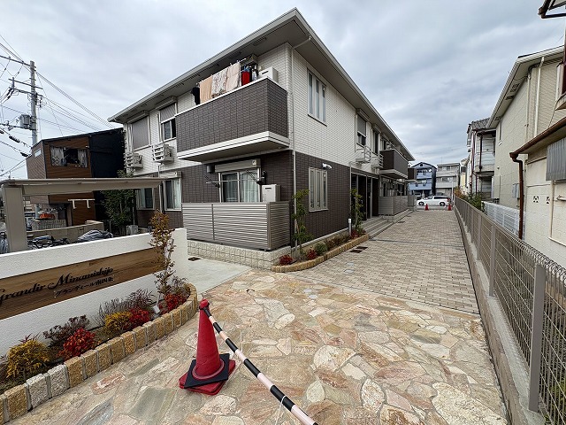 近鉄奈良線 瓢箪山駅 徒歩10分 築4年