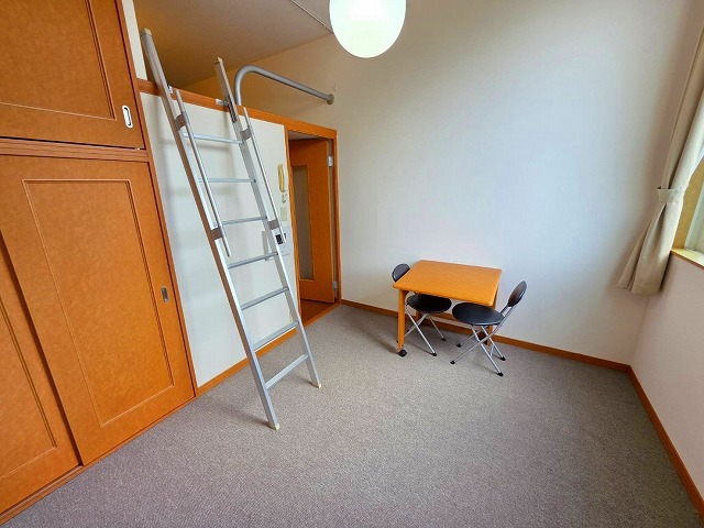 カラコレスの居間写真