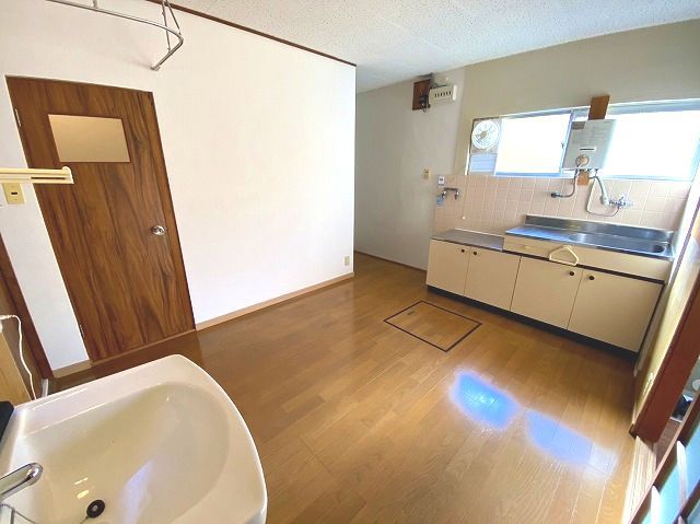 山手町借家の居間写真