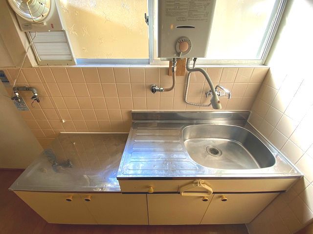 山手町借家のキッチン写真