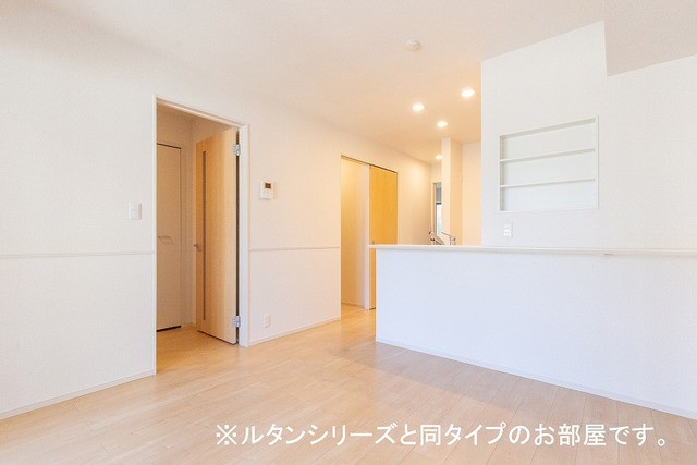 アット横小路の居間写真