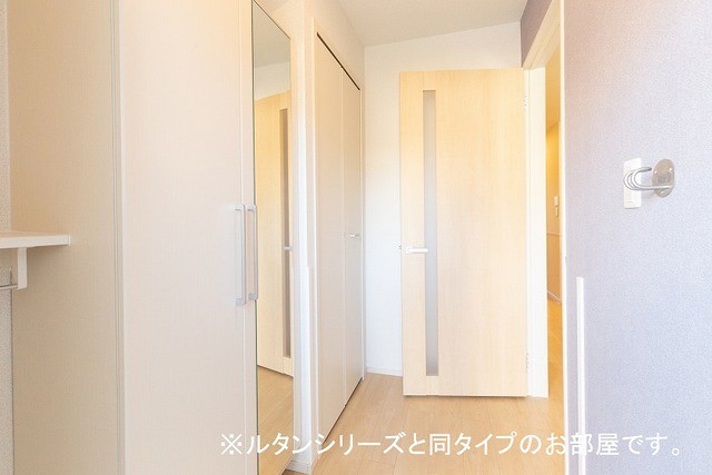 アット横小路の玄関写真