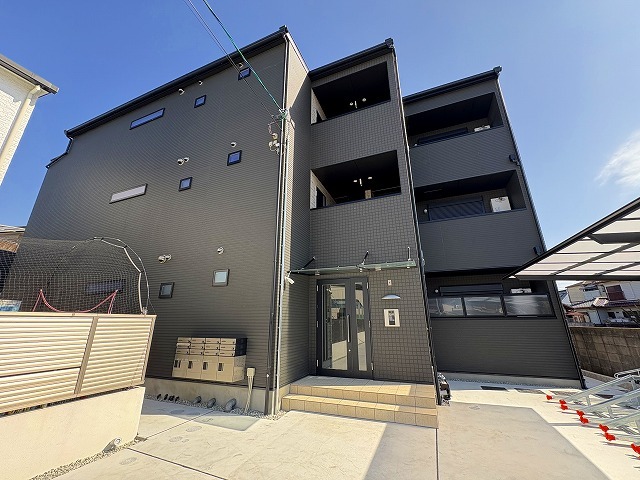 近鉄けいはんな線 吉田駅 徒歩10分 築3年