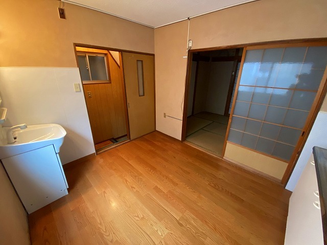 近鉄奈良線 八戸ノ里駅 徒歩11分 3階建 築44年の居間写真