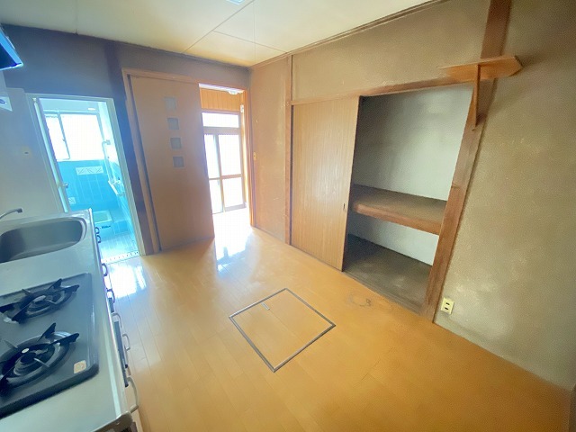 近鉄けいはんな線 吉田駅 徒歩16分 2階建 築53年の居間写真