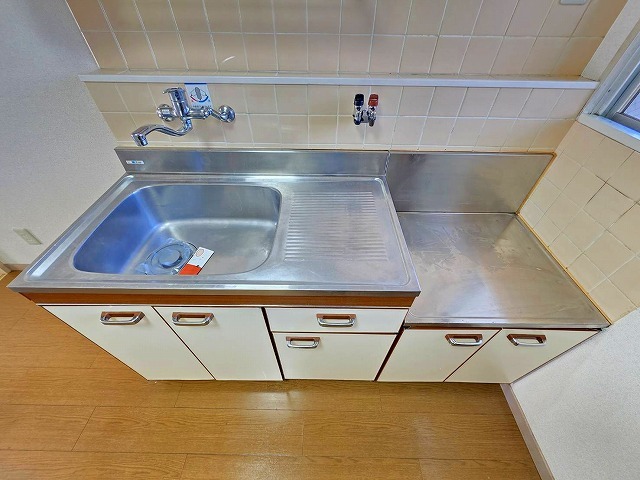 近鉄奈良線 石切駅 徒歩12分 3階建 築40年のキッチン写真