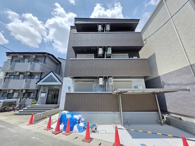 近鉄けいはんな線 吉田駅 徒歩7分 3階建 新築の外観写真