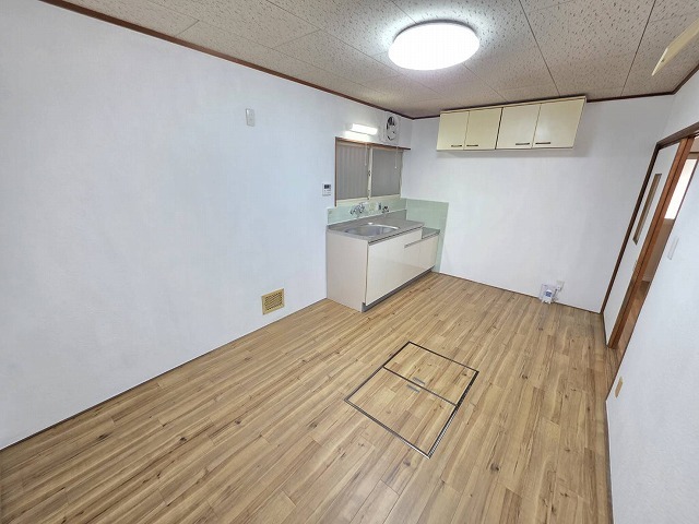 近鉄けいはんな線 新石切駅 徒歩26分 3階建 築39年の居間写真