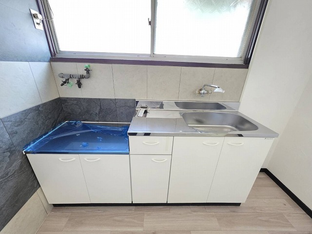 近鉄奈良線 枚岡駅 徒歩8分 2階建 築56年のキッチン写真