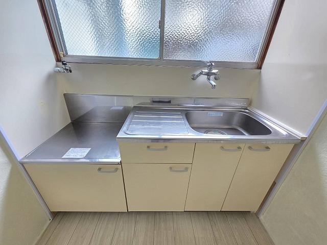 近鉄奈良線 東花園駅 徒歩7分 2階建 築55年のキッチン写真