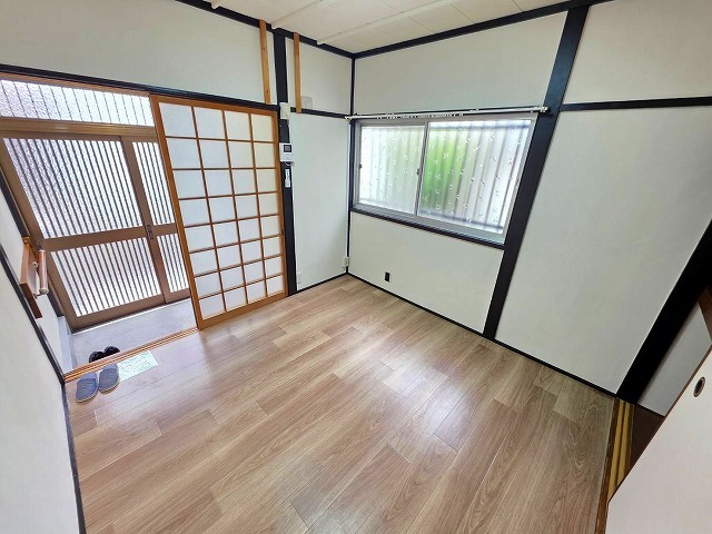 近鉄奈良線 枚岡駅 徒歩14分 2階建 築51年の居間写真