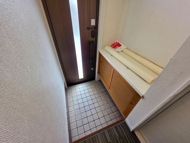 近鉄奈良線 若江岩田駅 徒歩15分 3階建 築47年の玄関写真