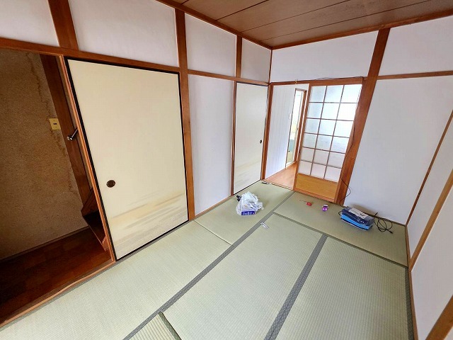 近鉄奈良線 瓢箪山駅 徒歩13分 3階建 築46年の居間写真