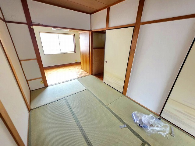 近鉄奈良線 瓢箪山駅 徒歩13分 3階建 築46年の居間写真
