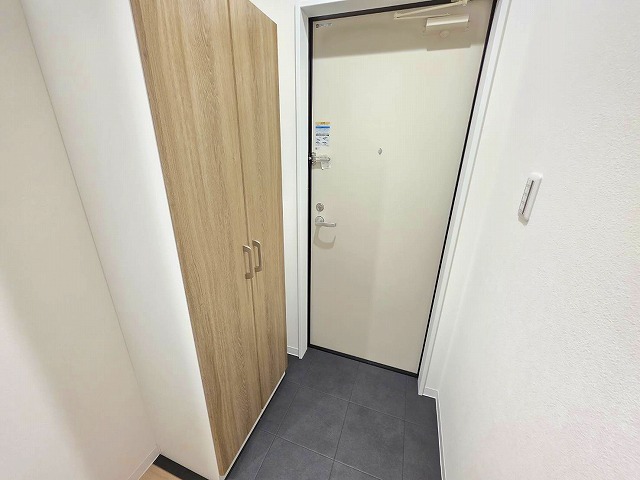 近鉄奈良線 若江岩田駅 徒歩15分 3階建 築1年の玄関写真