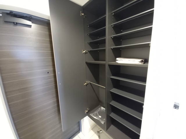 S-RESIDENCE愛宕SOUTHの玄関写真