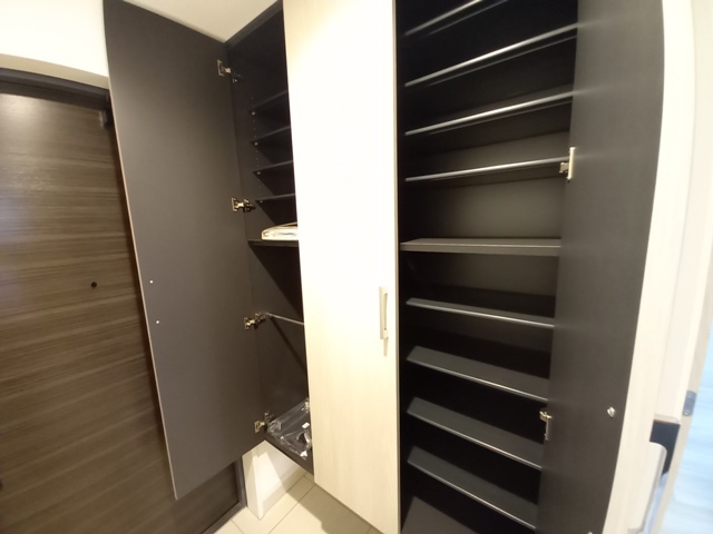 S-RESIDENCE愛宕SOUTHの玄関写真