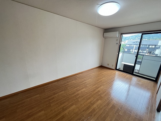 JR桜井線 京終駅 徒歩17分 2階建 築26年の居間写真