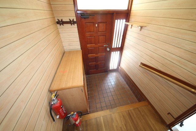 近鉄橿原線 九条駅 徒歩11分 2階建 築44年の玄関写真